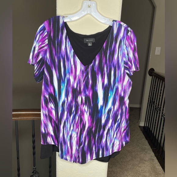 Abstract Geometric Design Blouse - Picture 1 of 7